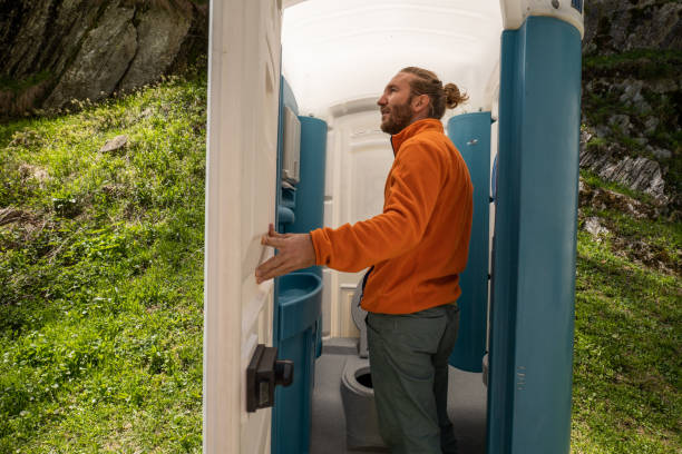 Porta potty delivery and setup in Falfurrias, TX